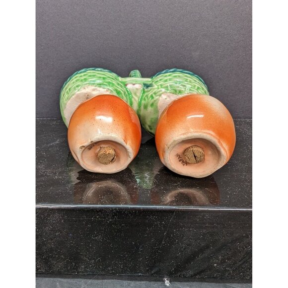 Vintage Three Piece Salt and Pepper Set Red Apples In A Green Basket - Picture 5 of 6